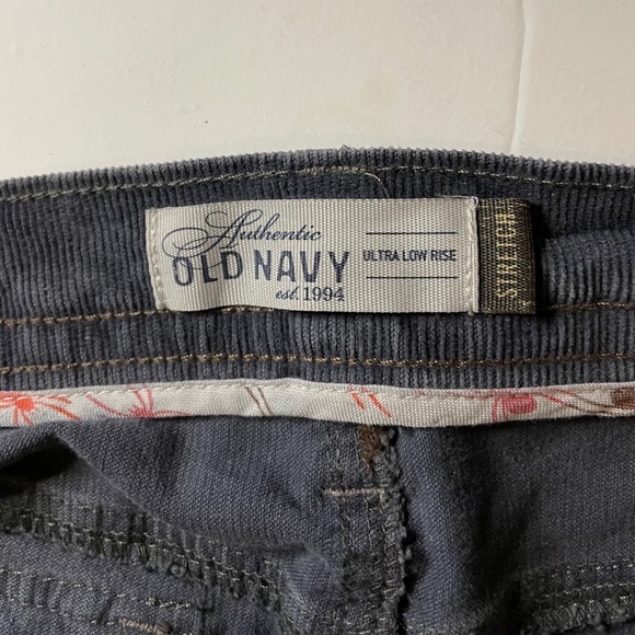 OLD NAVY Ultra Low Rose Corduroy Cargo Utility Mini Skirt - Picture 3 of 7